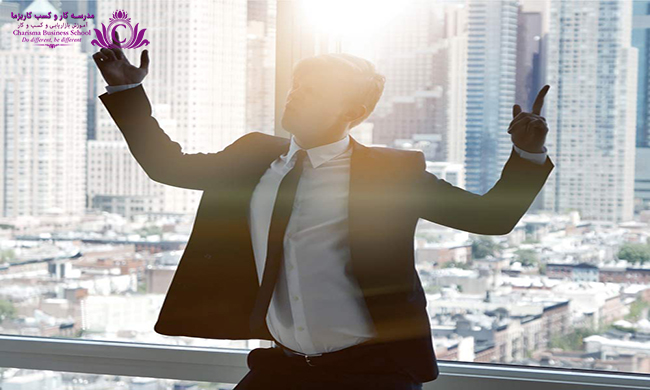 از زبان بدن برای محبوبیت بیشتر استفاده کنیم 2 زبان بدن از مهمترین موارد در ارتباطات است که میتواند شما را فردی دوست داشتنی و یا نه نفرت انگیز تبدیل کند