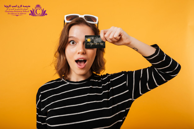 پول چگونه باعث خوشبختی میشود؟ 3 کسب تجربه با پول میتواند باعث خوشبختی و شادی در فرد شود